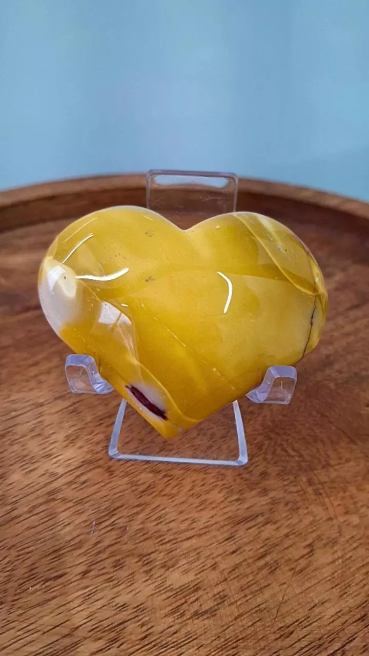 plant/C64 - Mookaite Heart Crystal-0