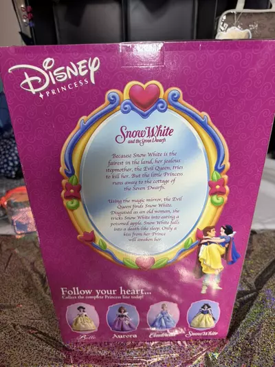 plant/Keepsake porcelain Snow White doll new unopened box-2-thumbnail