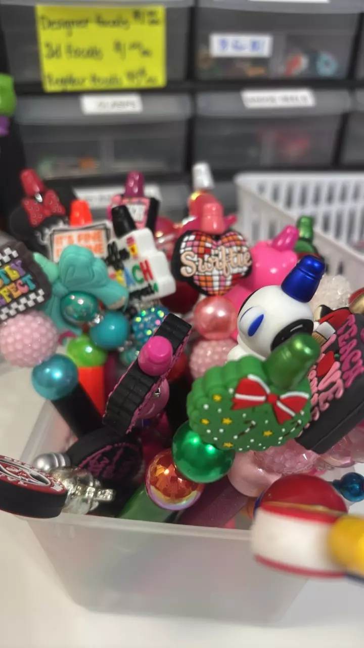 plant/$5 Beaded pen-0