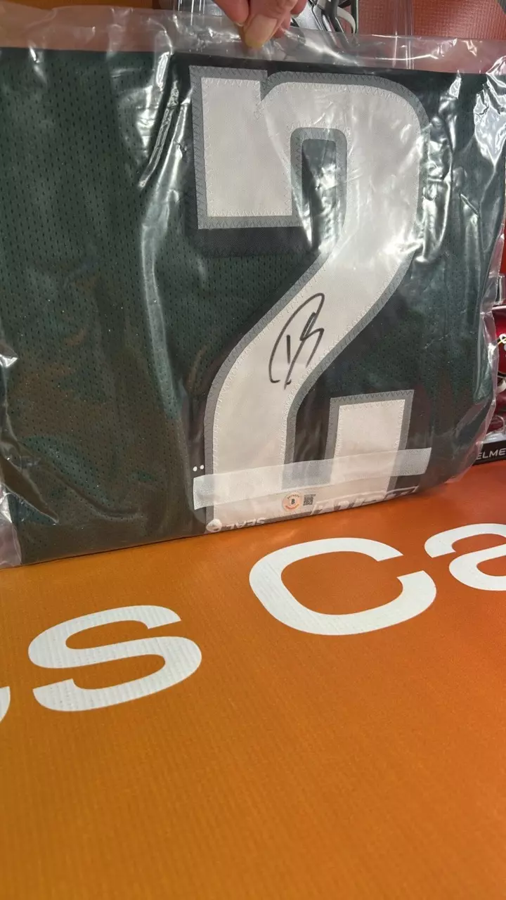 heat_pack/Past and present sports memorabilia-1