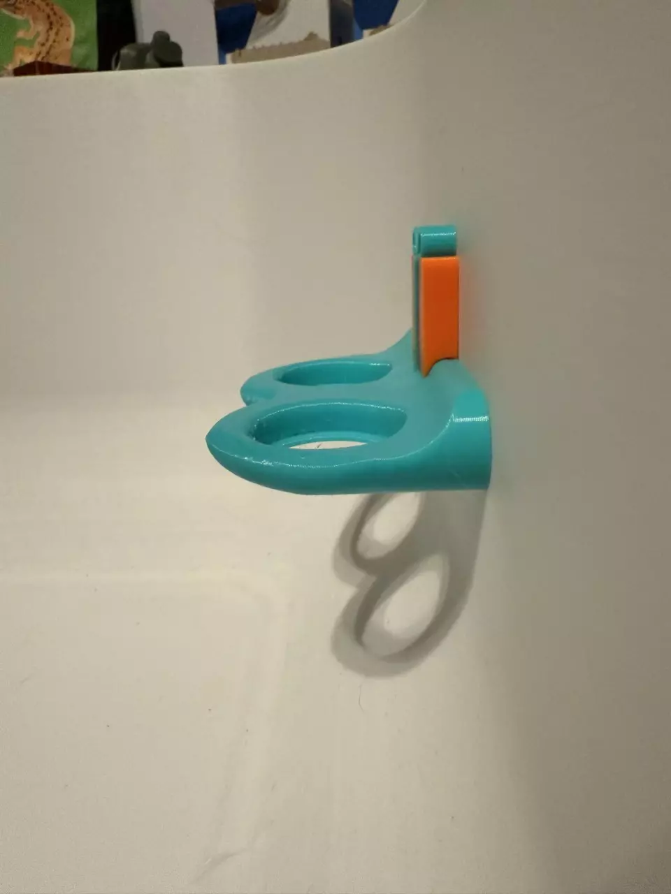 plant/Magnetic Present Bottle Cap Feeding Ledge-1