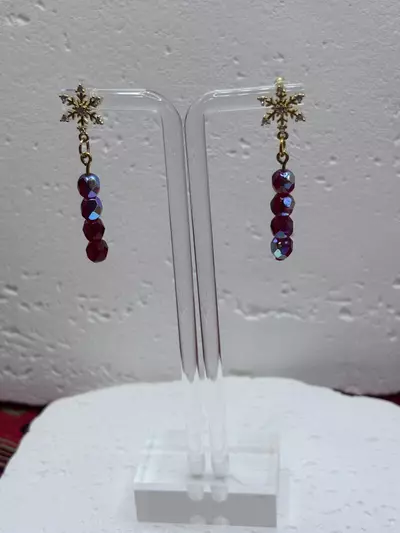 plant/Crimson Snowflake Earrings-1-thumbnail