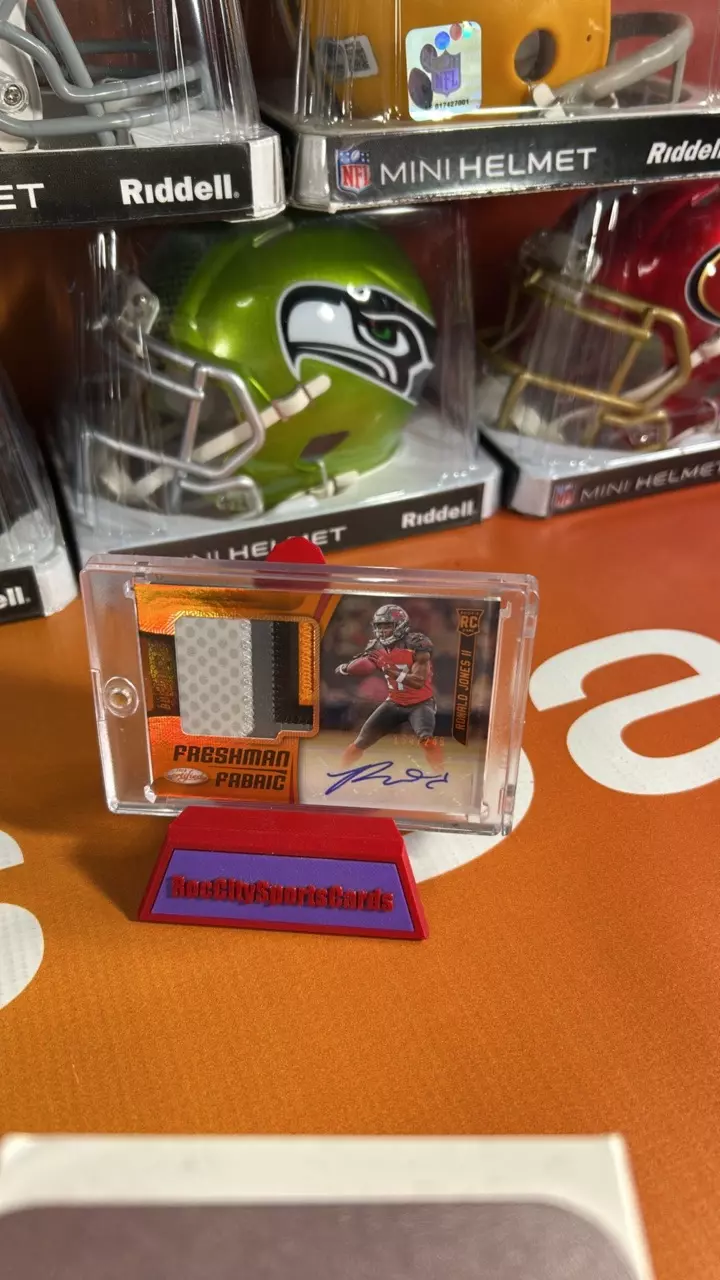 heat_pack/Past and present sports memorabilia-0