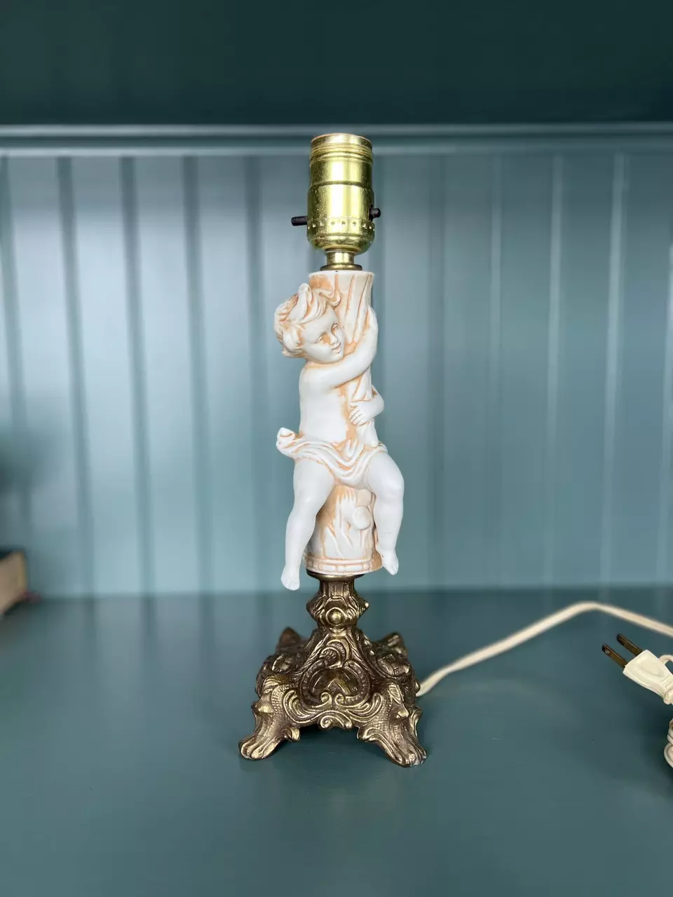 plant/Bisque Style Cherub Accent Lamp-0