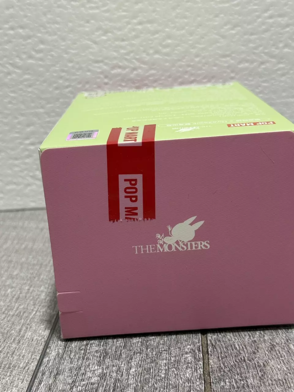 plant/Sealed PopMart Labubu Macaron Monster-1