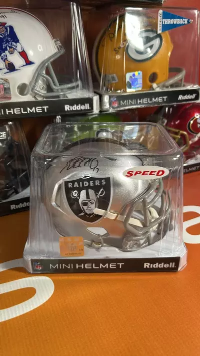 heat_pack/Past and present sports memorabilia-0-thumbnail