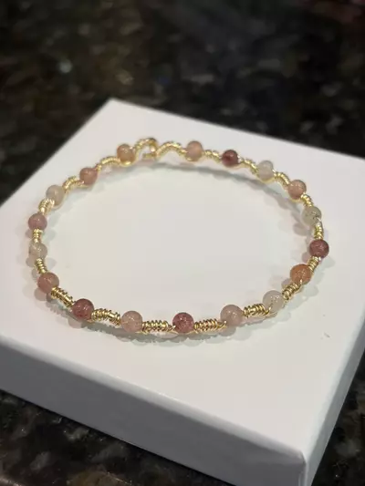 plant/Strawberry quartz wavy bangle bracelet-0-thumbnail