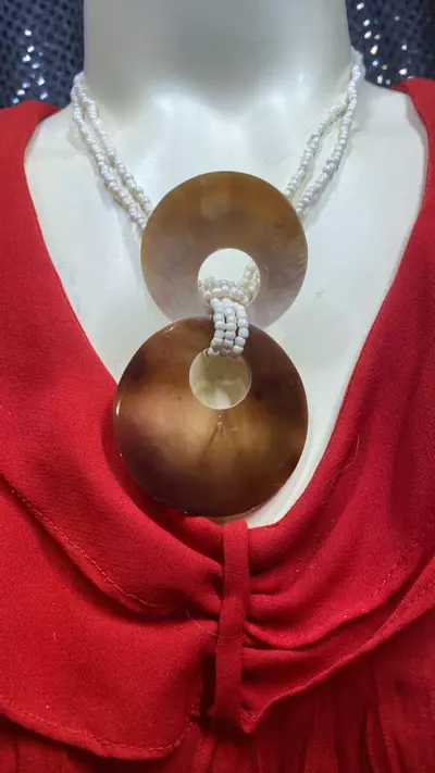 plant/VN 765 vintage necklace with two shell pendants with a seed bead chain-2-thumbnail