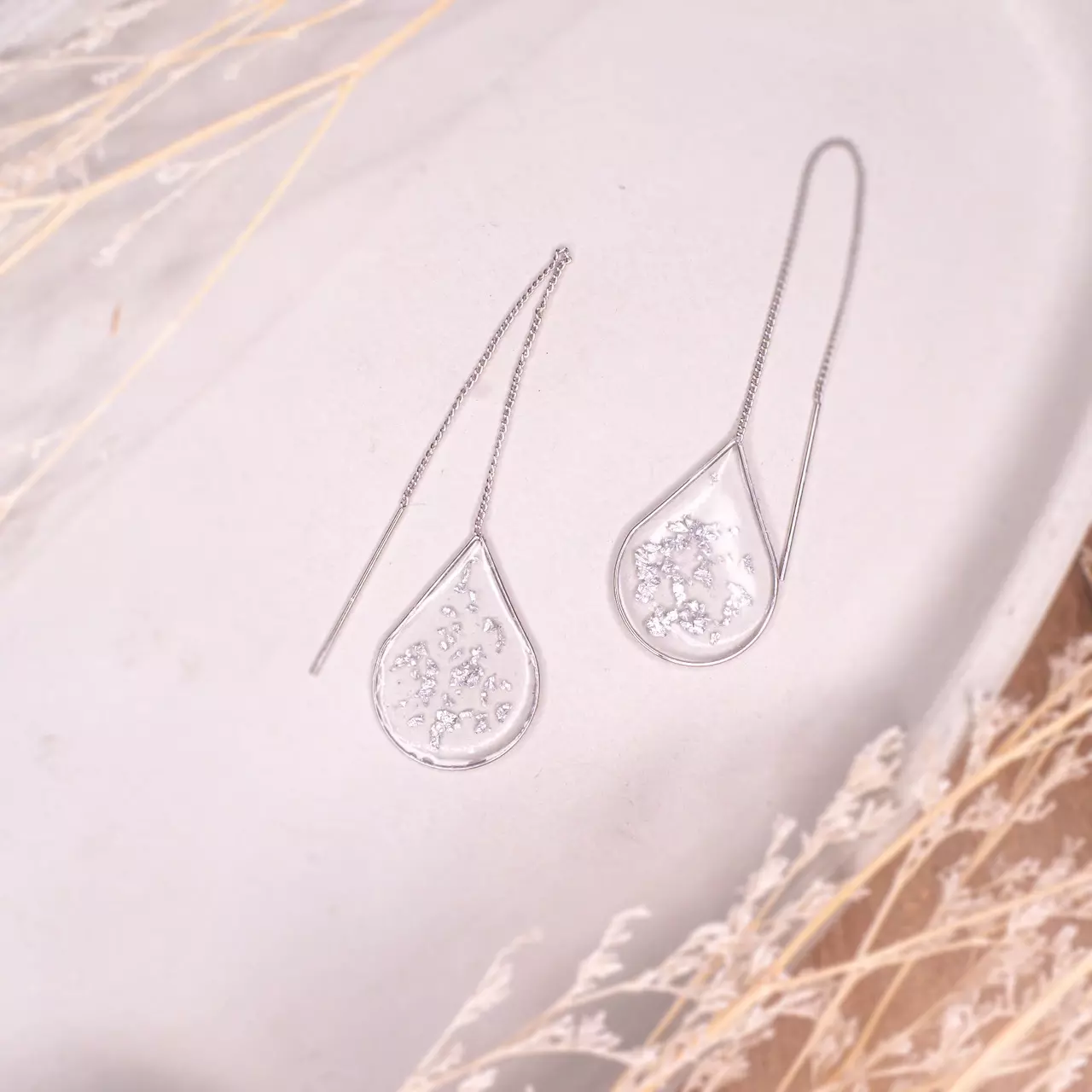 plant/Anh Thư Silver - Silver Flakes Ear Threaders-1
