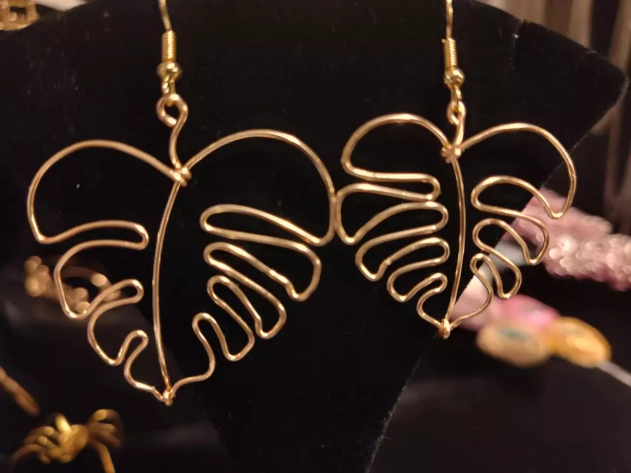 plant/Large Gold Monstera earrings-1