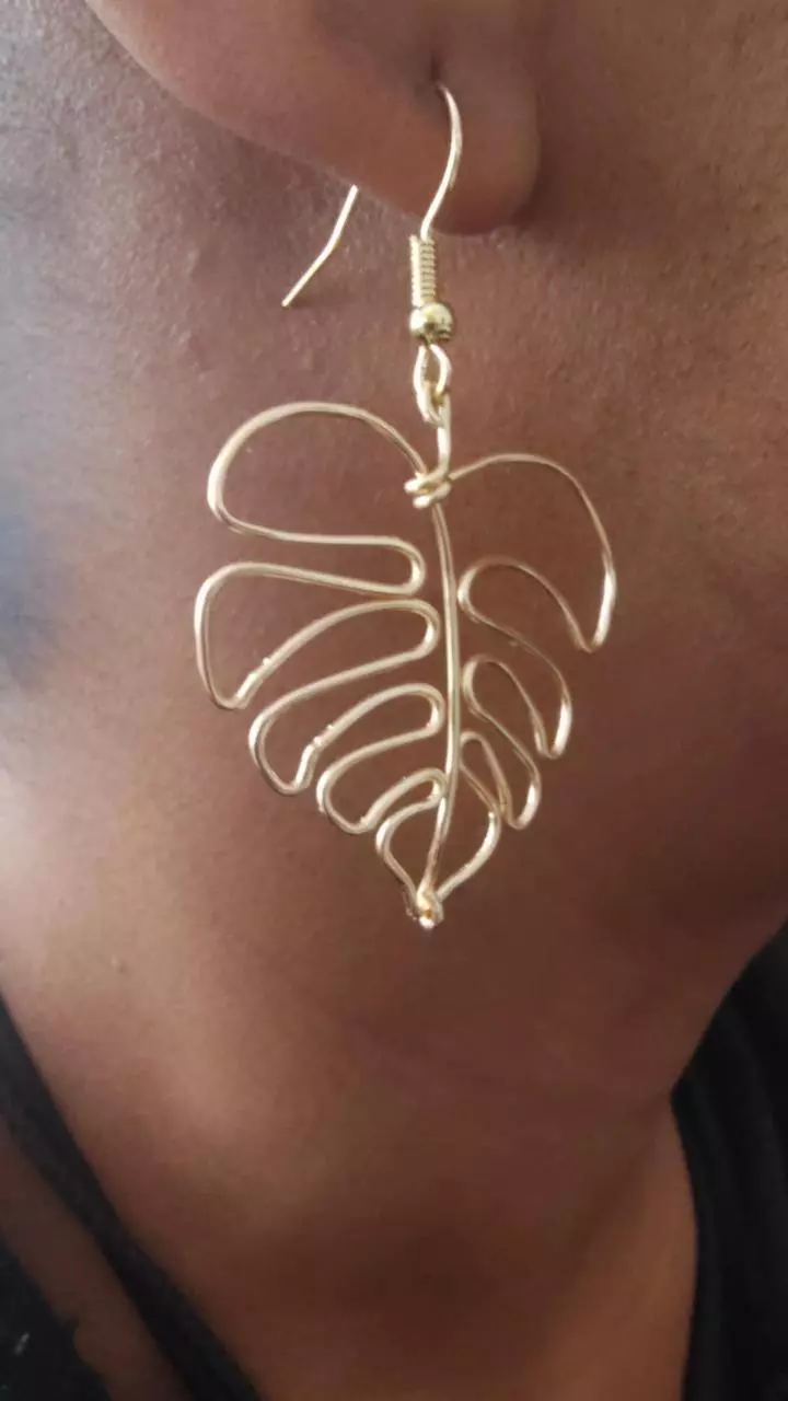 plant/Large Gold Monstera earrings-3