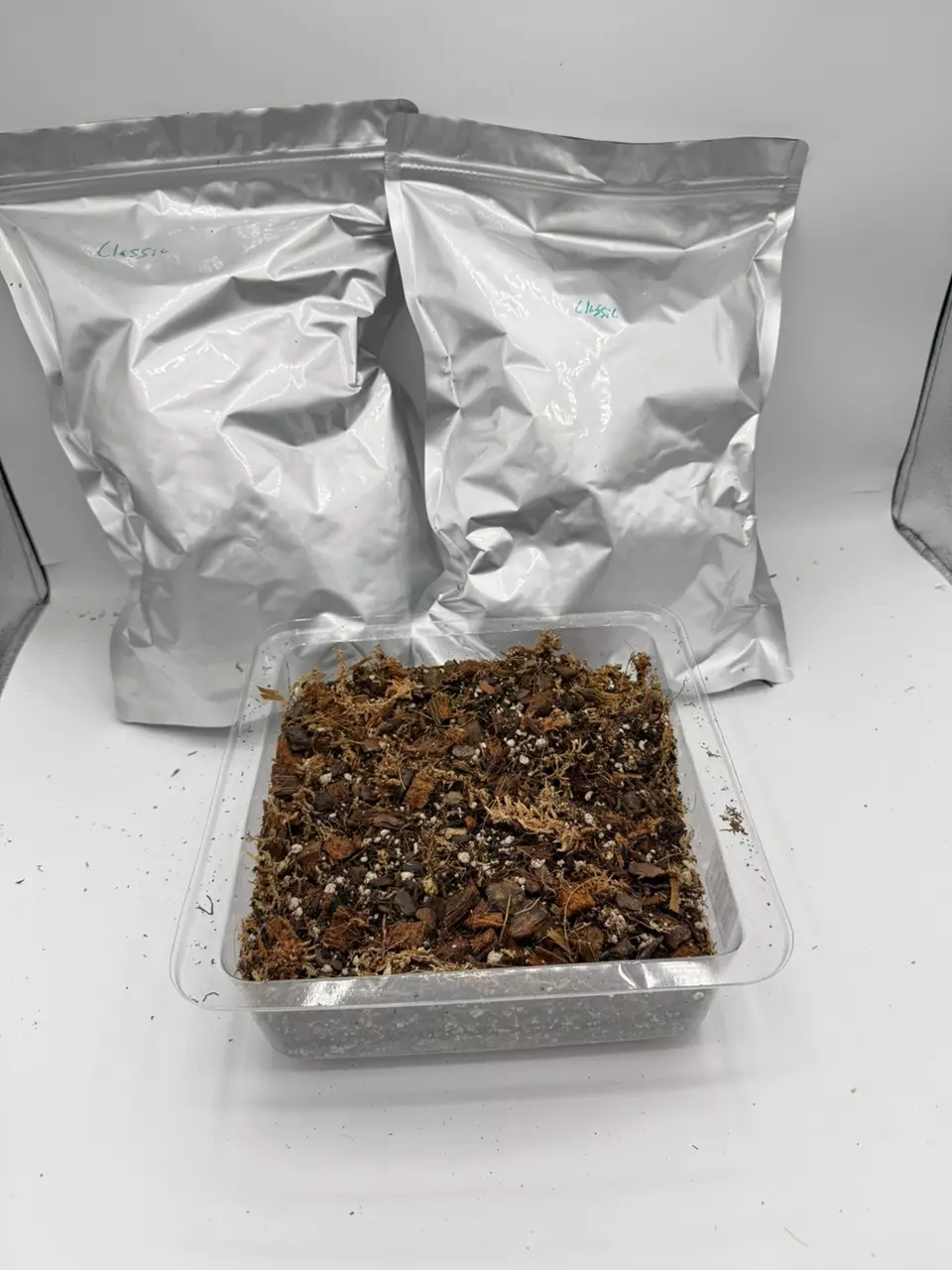 plant/Classic Premium Soilless Potting Mix - 1 Gallon-0