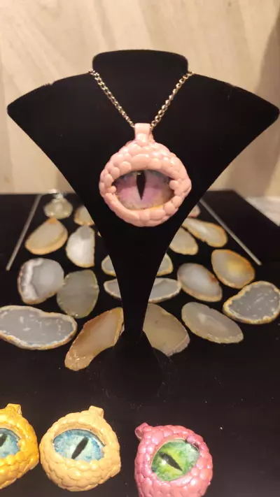 plant/Pink Reptile Eye necklace-0-thumbnail