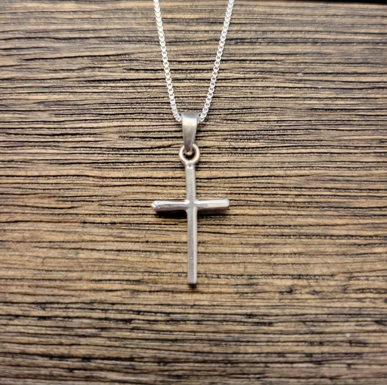 plant/Small Sterling Silver Cross necklace C1-0