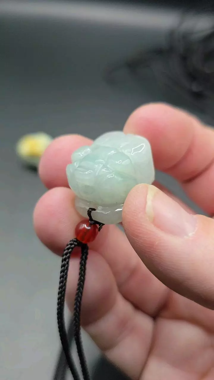 plant/Jade pig pendant-2