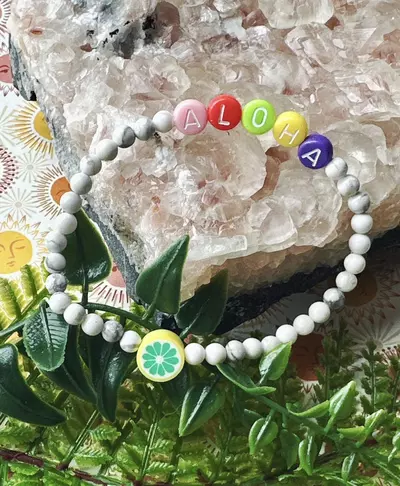 plant/Hawaiian Collection: ‘ALOHA’ White Howlite Stretch Bracelet | 6mm-3-thumbnail