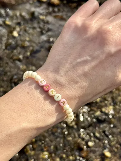 plant/Gold Coast Collection: ‘DANIA’ Beach Natural Howlite Steetch Bracelet | 6mm-2-thumbnail