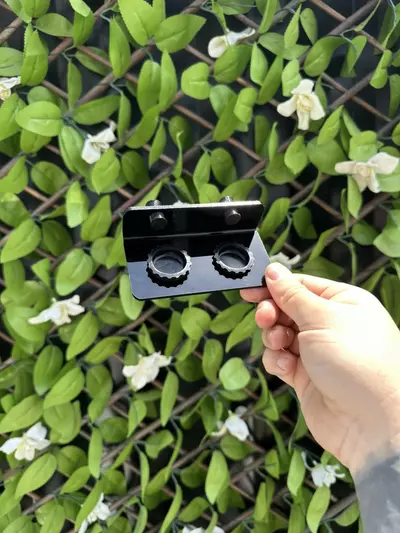 plant/Silicone Magnetic Feeder Ledges (silicone dish color will vary)-2-thumbnail