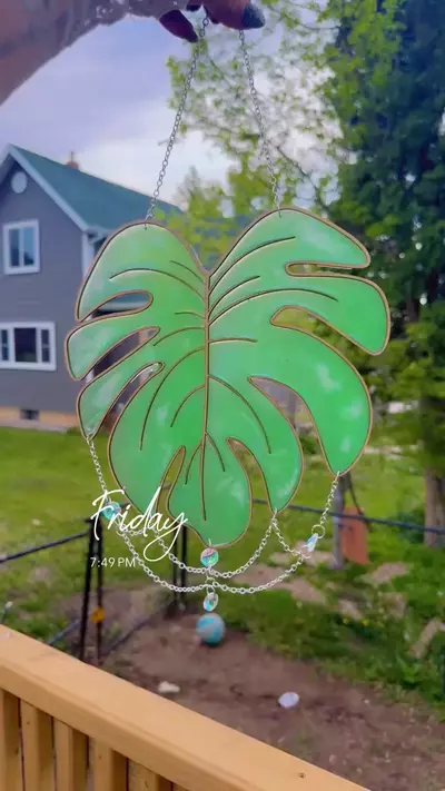 plant/Monstera suncatcher-1-thumbnail