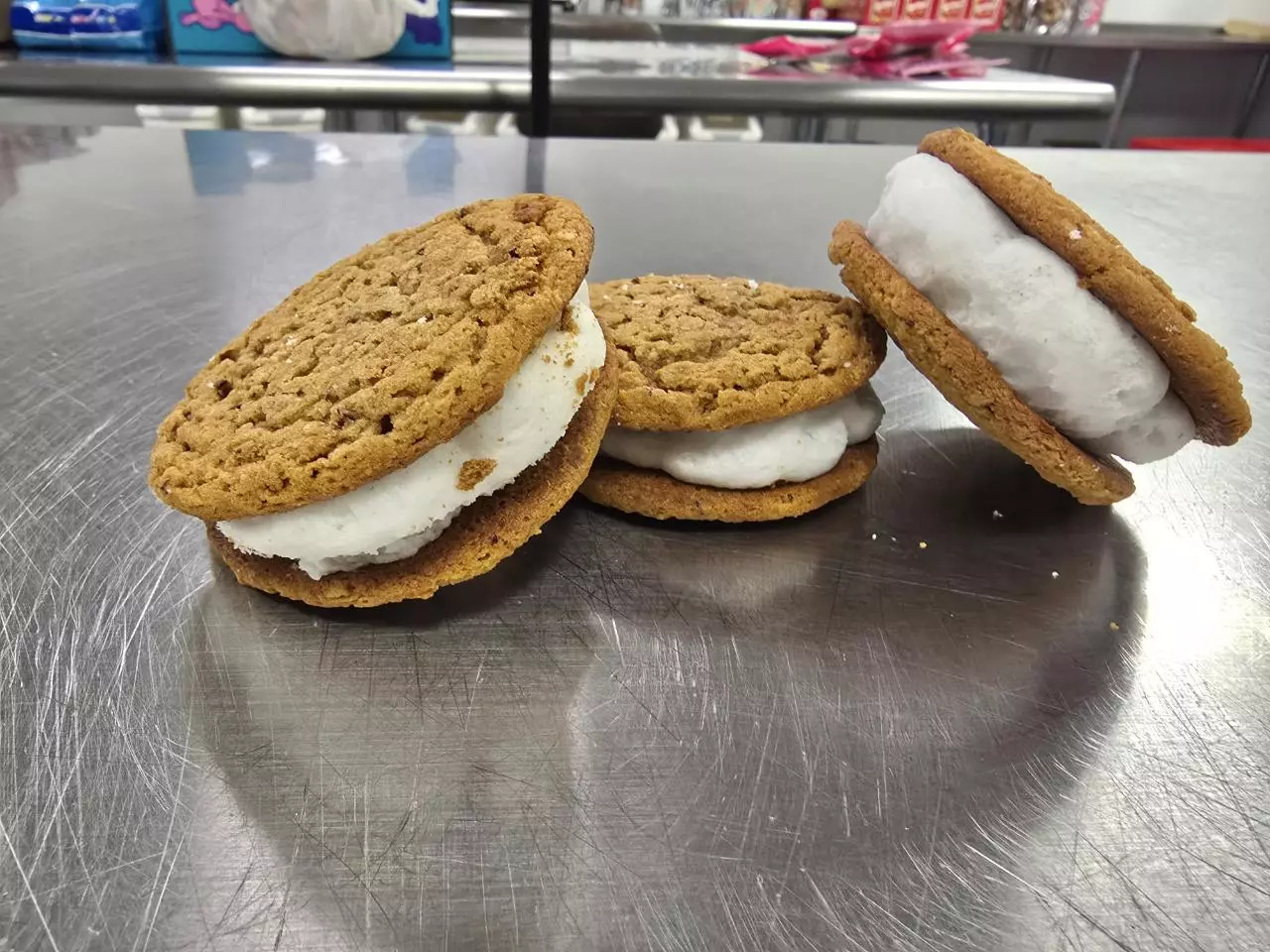 plant/Freeze dried Little debbie oatmeal cream pies-0