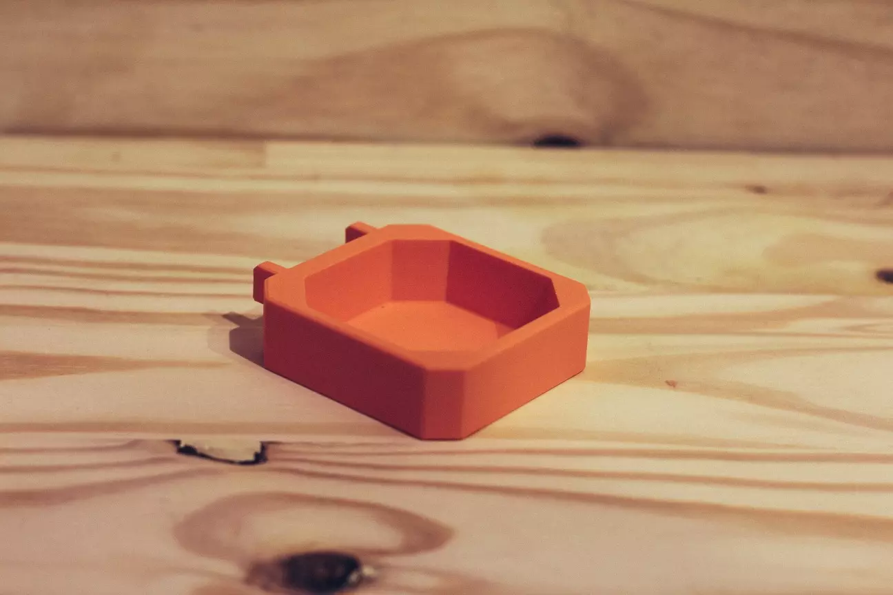 plant/The SM Spicy Vessel Skadis Shelf - Orange-0