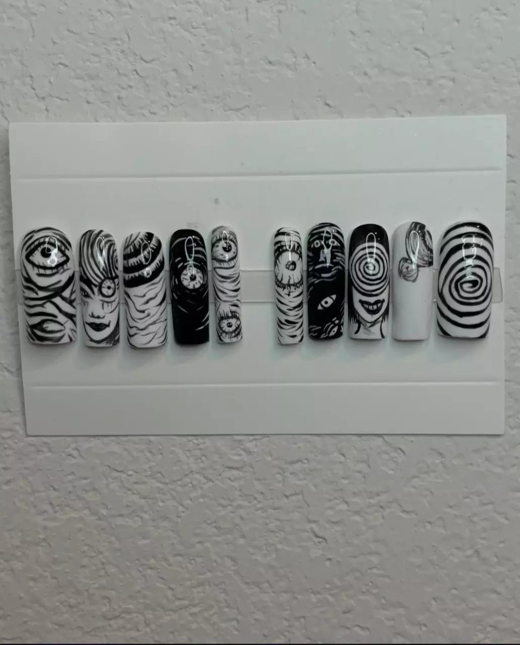 plant/Black and white xxl uzimaki press on nails-0
