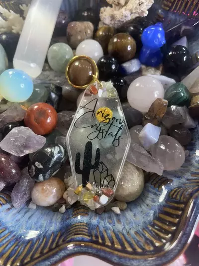 plant/Customizable crystal chip resin keychain-1-thumbnail