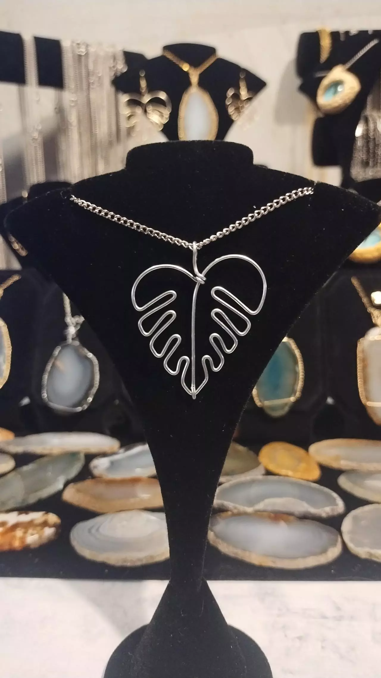 plant/Monstera Necklace-0