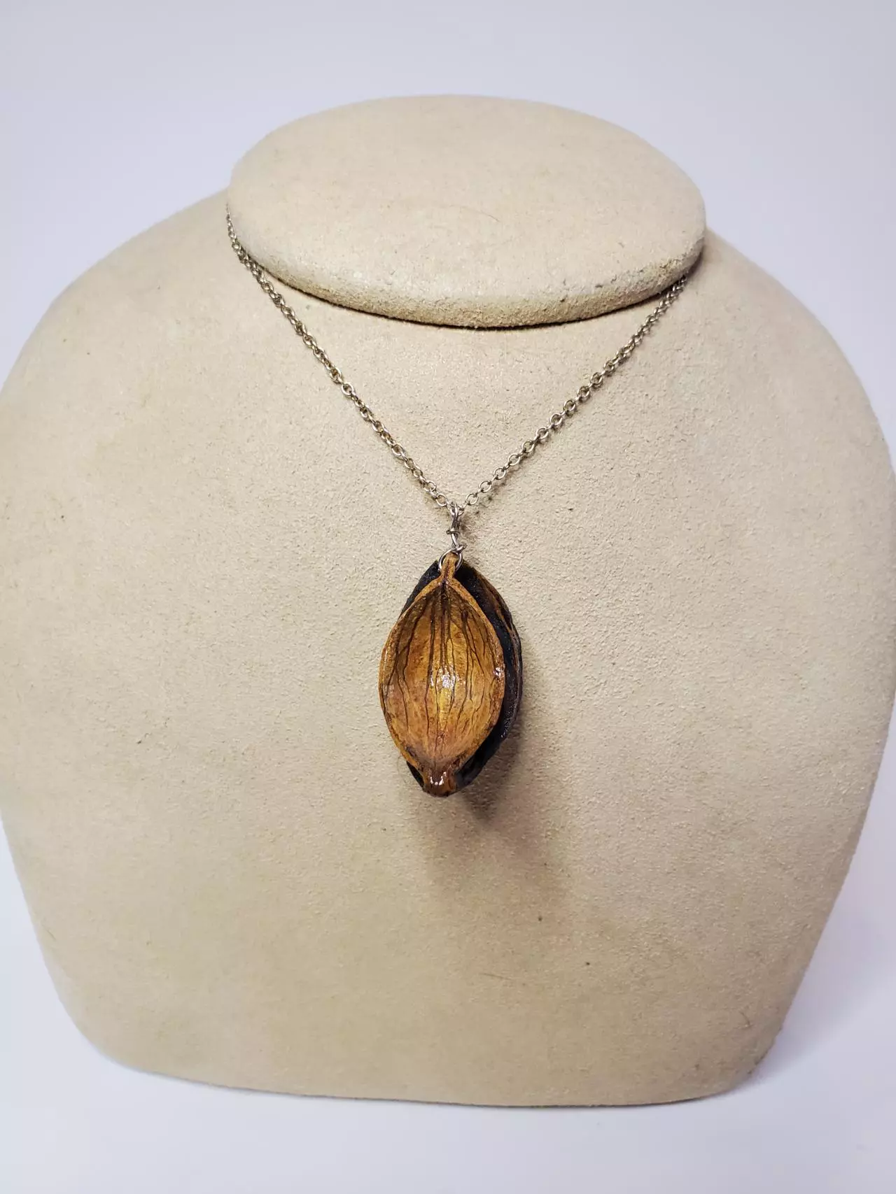 plant/Hickory Hull Necklace 16" Featuring Scoops-0