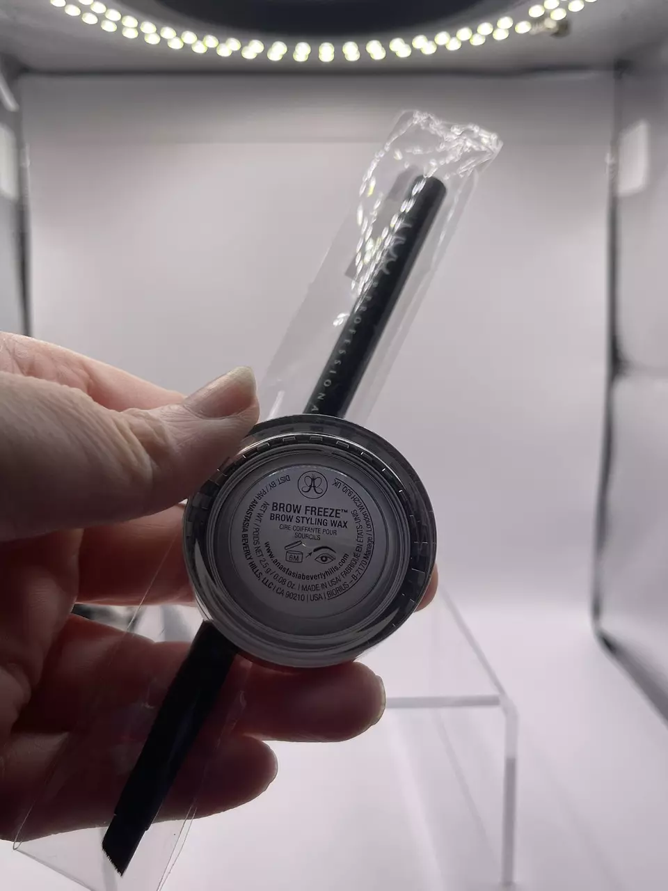 plant/Anastasia Freeze Brow Gel and NYX brush-1
