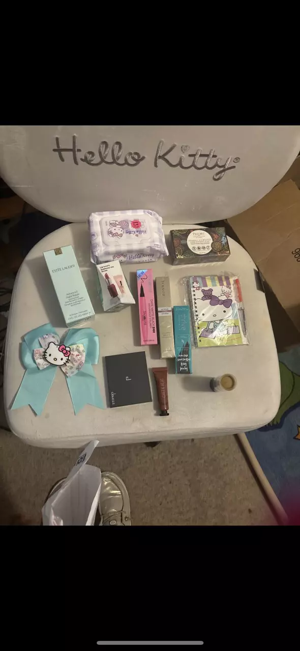 plant/Donna listing also includes Clinique lotion yellow bottle-0