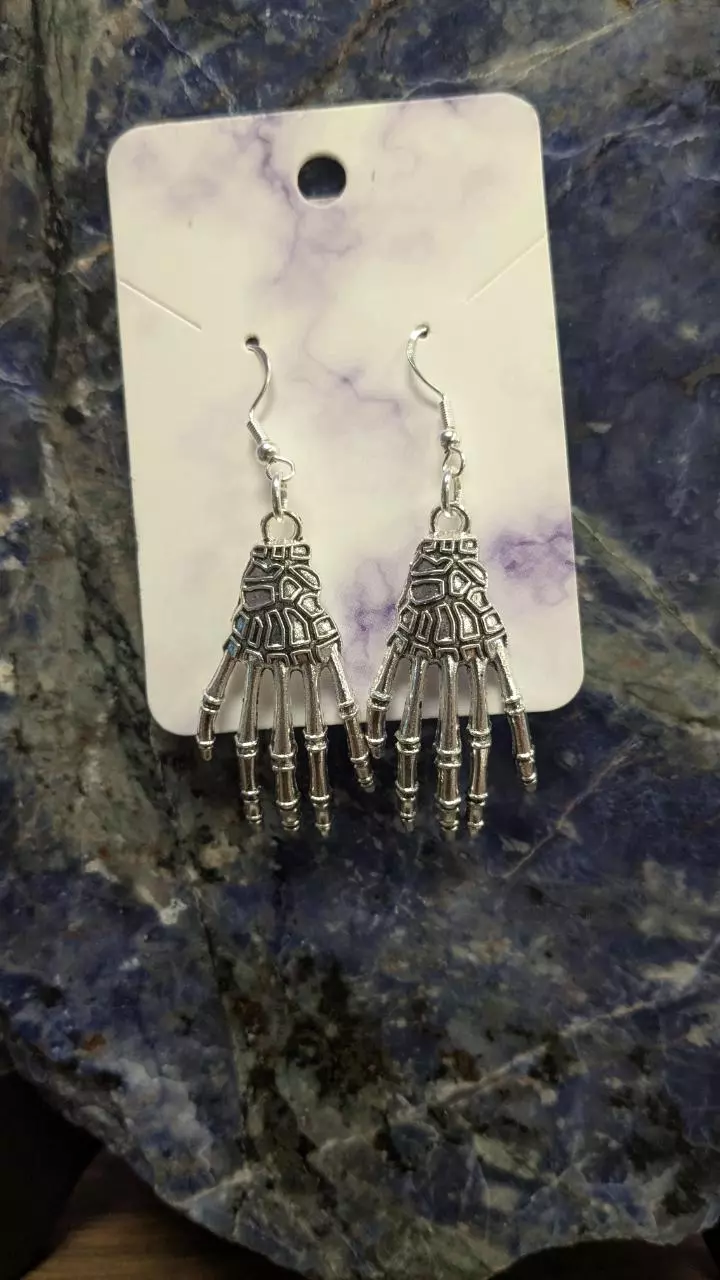 plant/Hand earrings-0