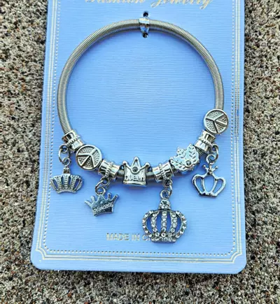 plant/Queen Princess Hippie Stretch Bracelet-1-thumbnail