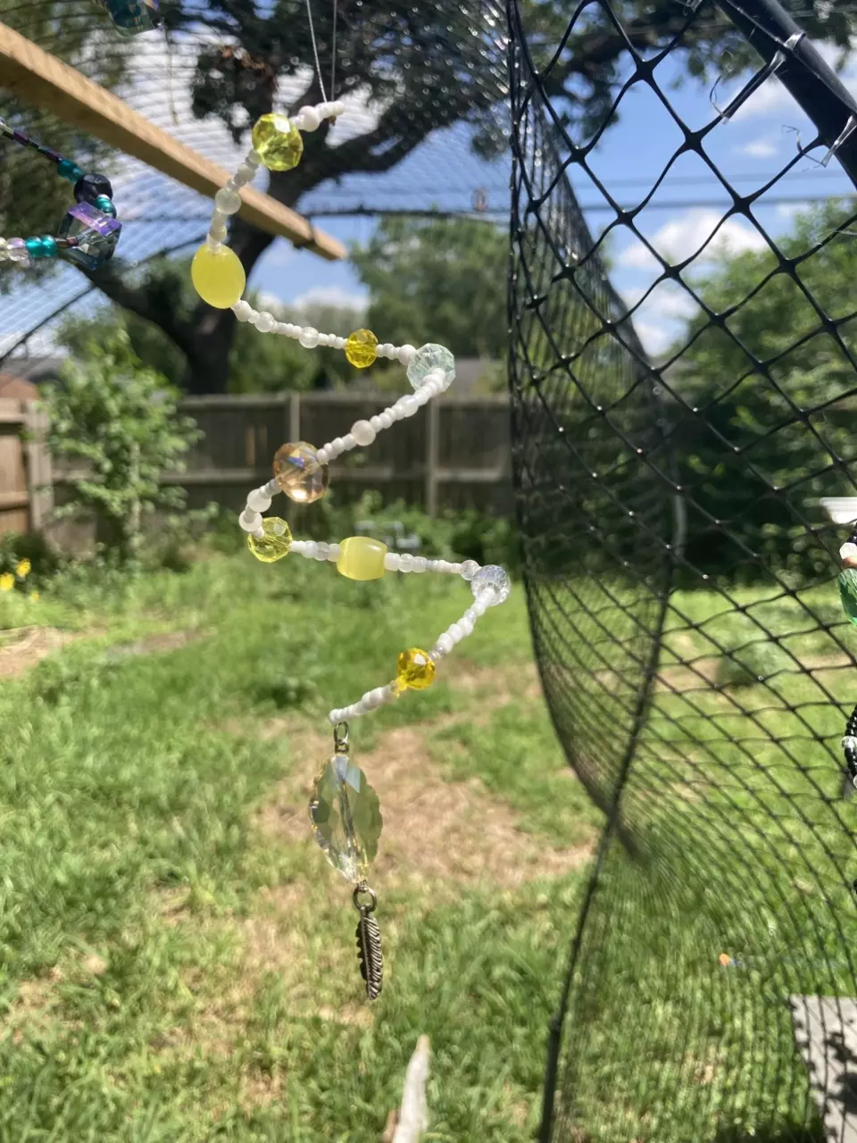 plant/Yellow & White Memory Wire Suncatcher-1