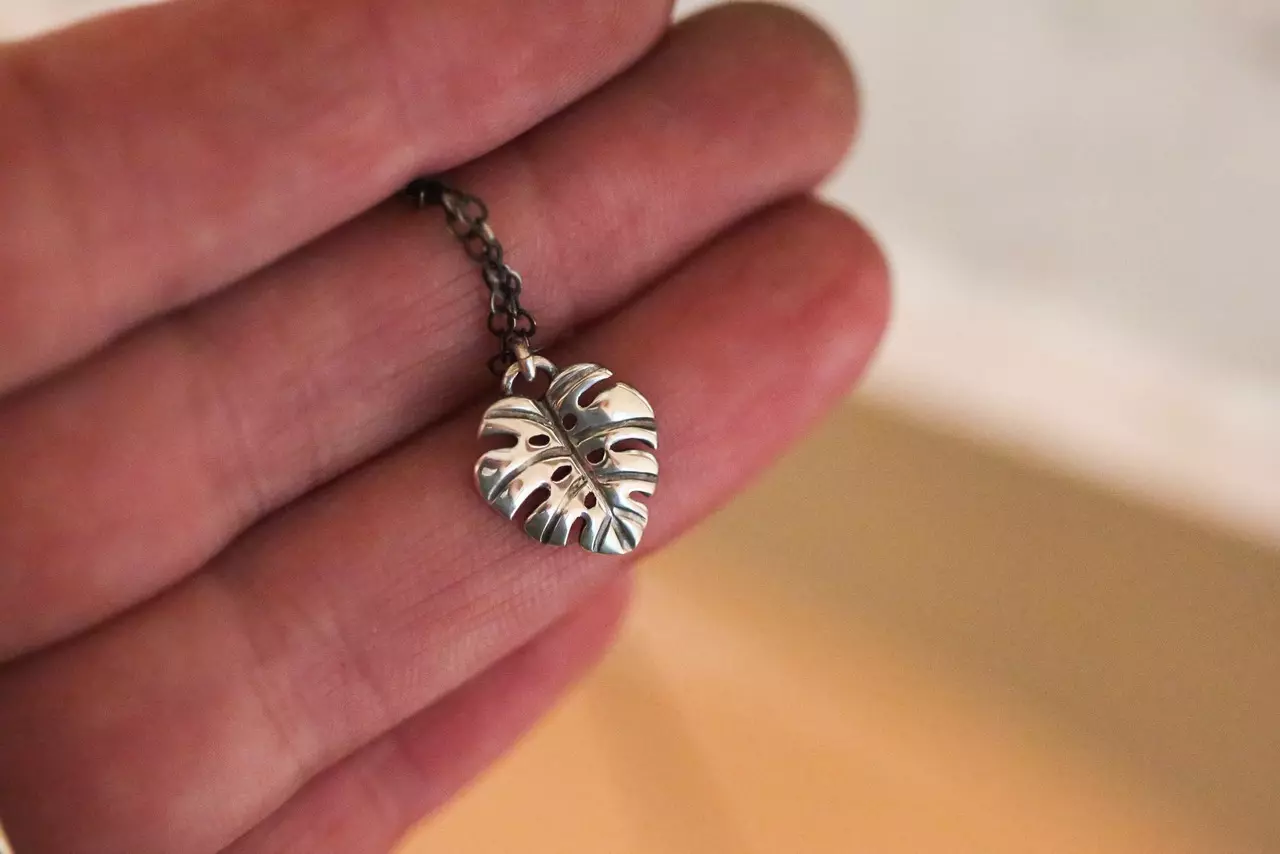 plant/Made to Order Tiny Monstera Necklace-0