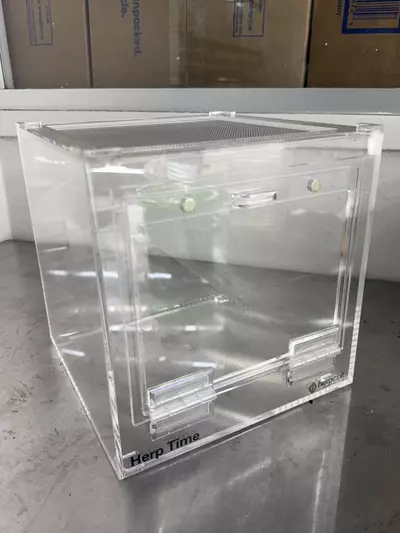 plant/8x8x8 Acrylic enclosure-1-thumbnail