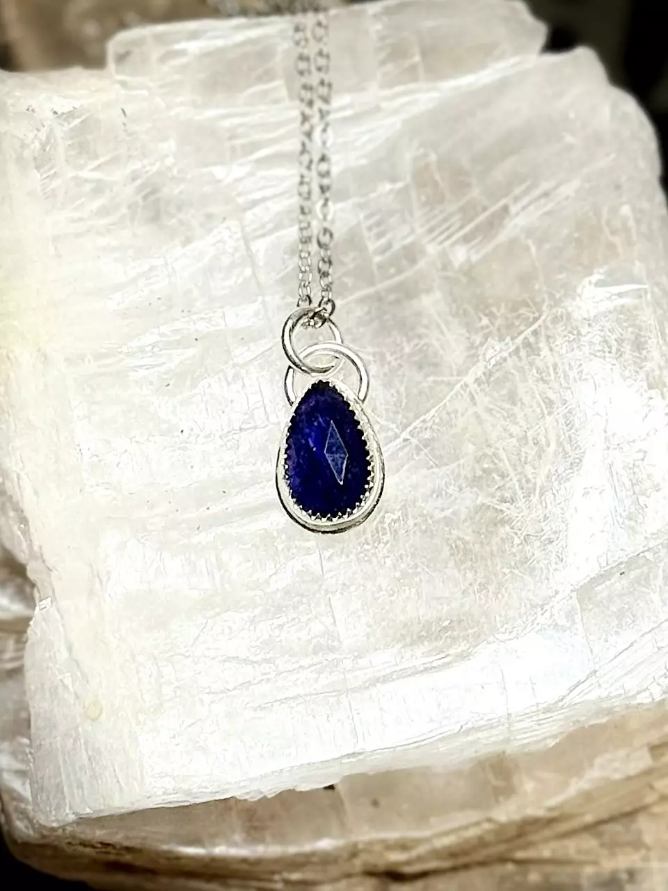 plant/Iolite pendant-0
