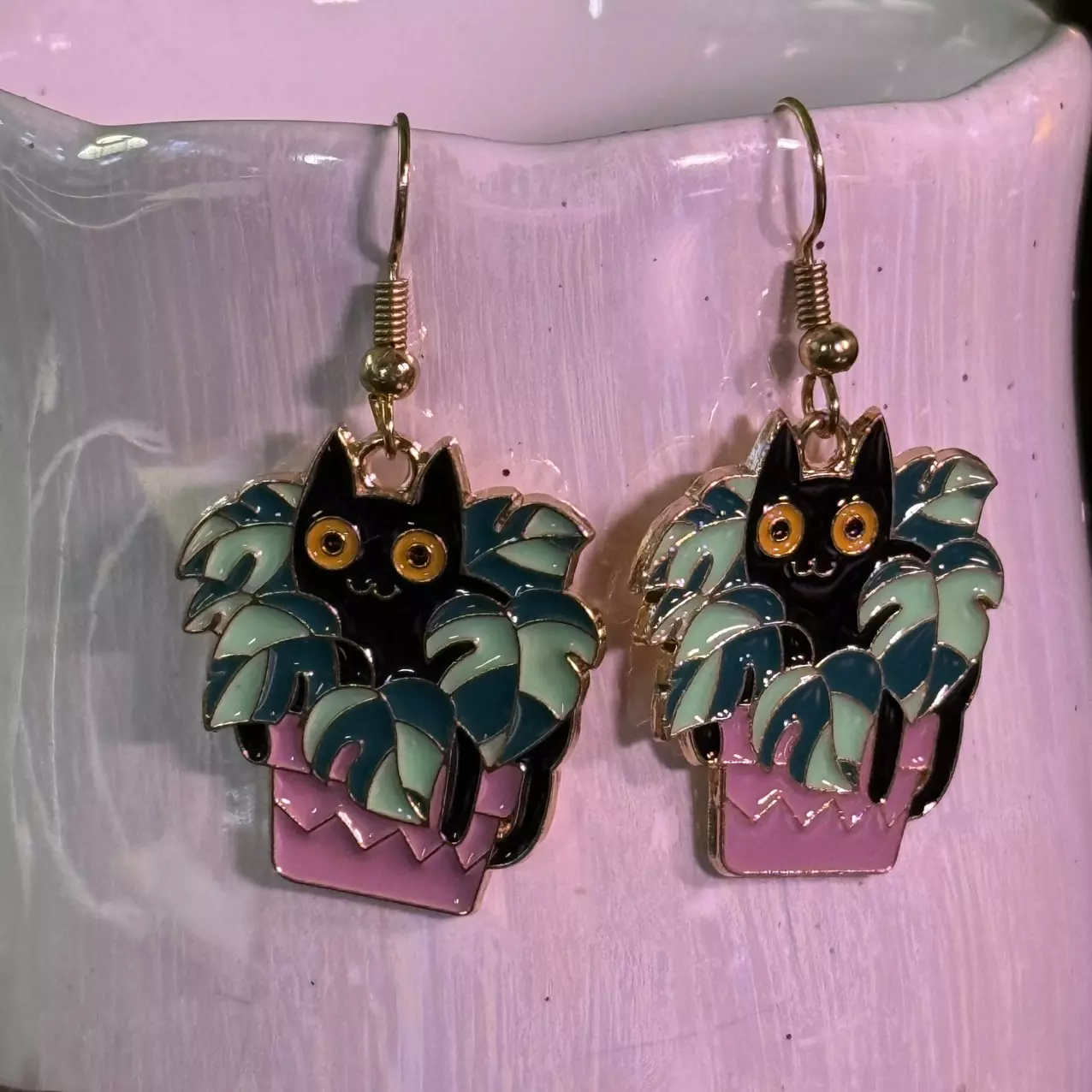 plant/$8 | Cat with Plant Earrings 8H-1