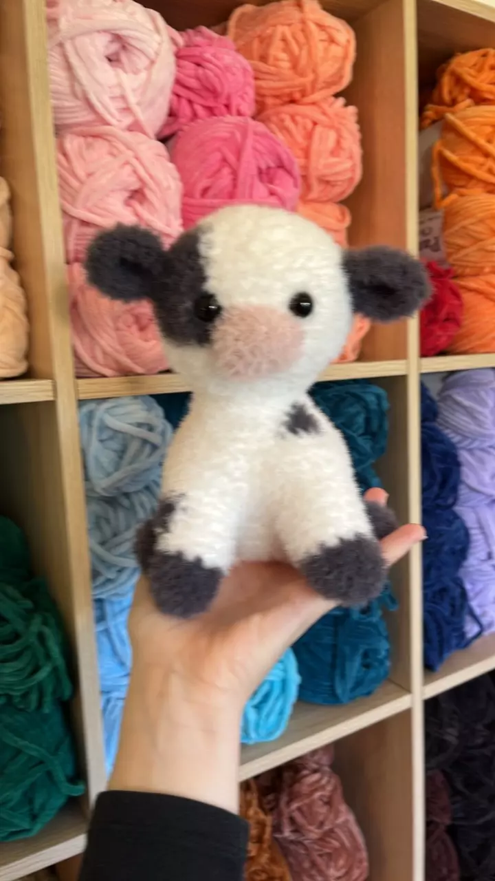 plant/🐮🐄Fuzzy/Weighted Sitting Cow Plushie-0