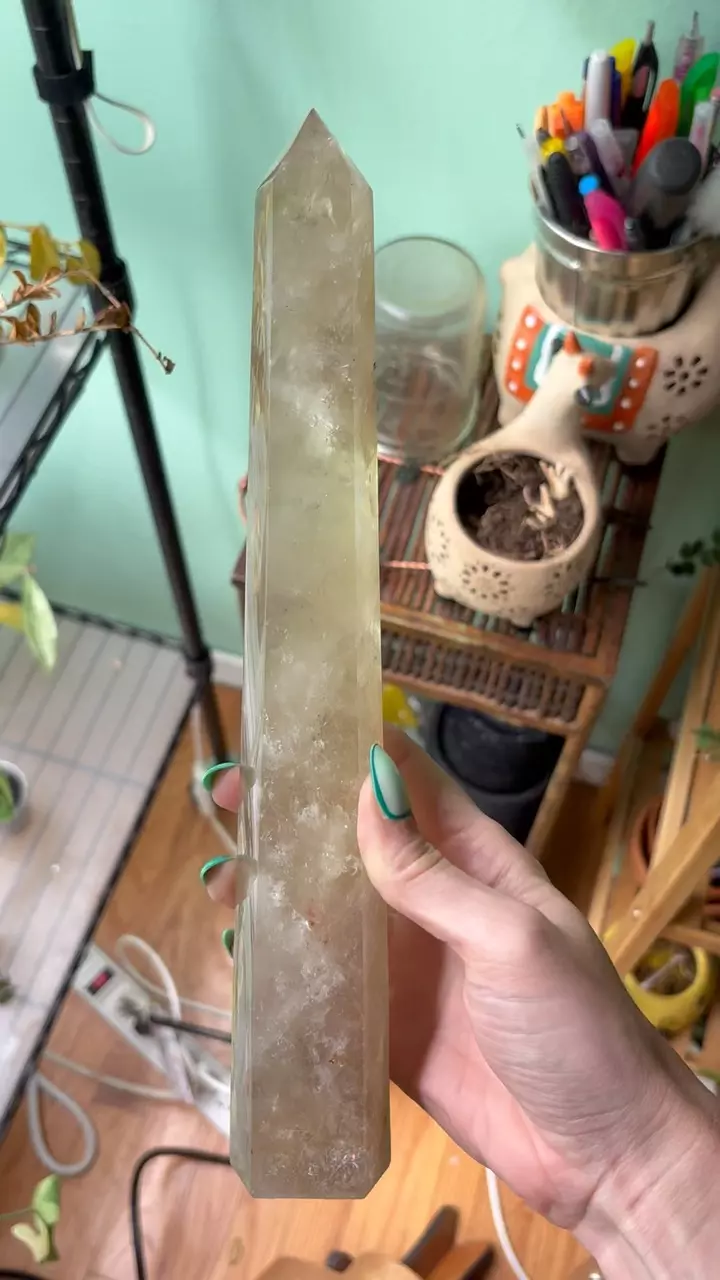 plant/Large citrine tower with phantoms-0