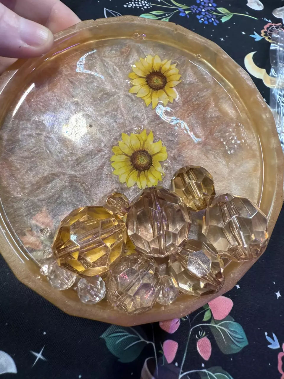 plant/Lot of clear and peach faceted beads assorted sizes-0