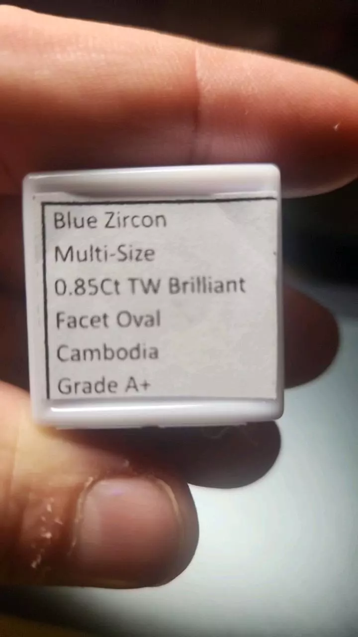 plant/0.85ct Blue Zircon Pair – A+ Brilliant Cuts-1