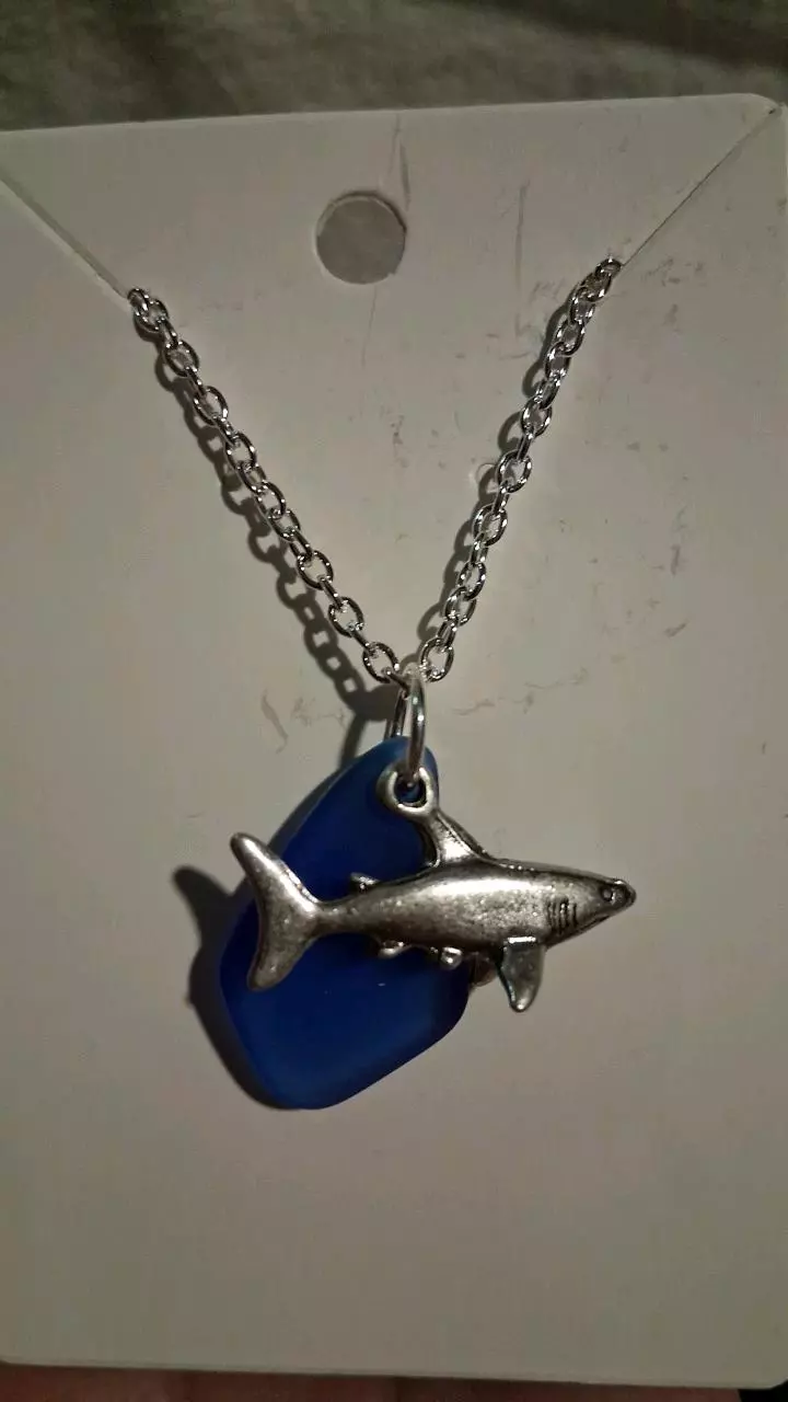 heat_pack/Shark necklace-0