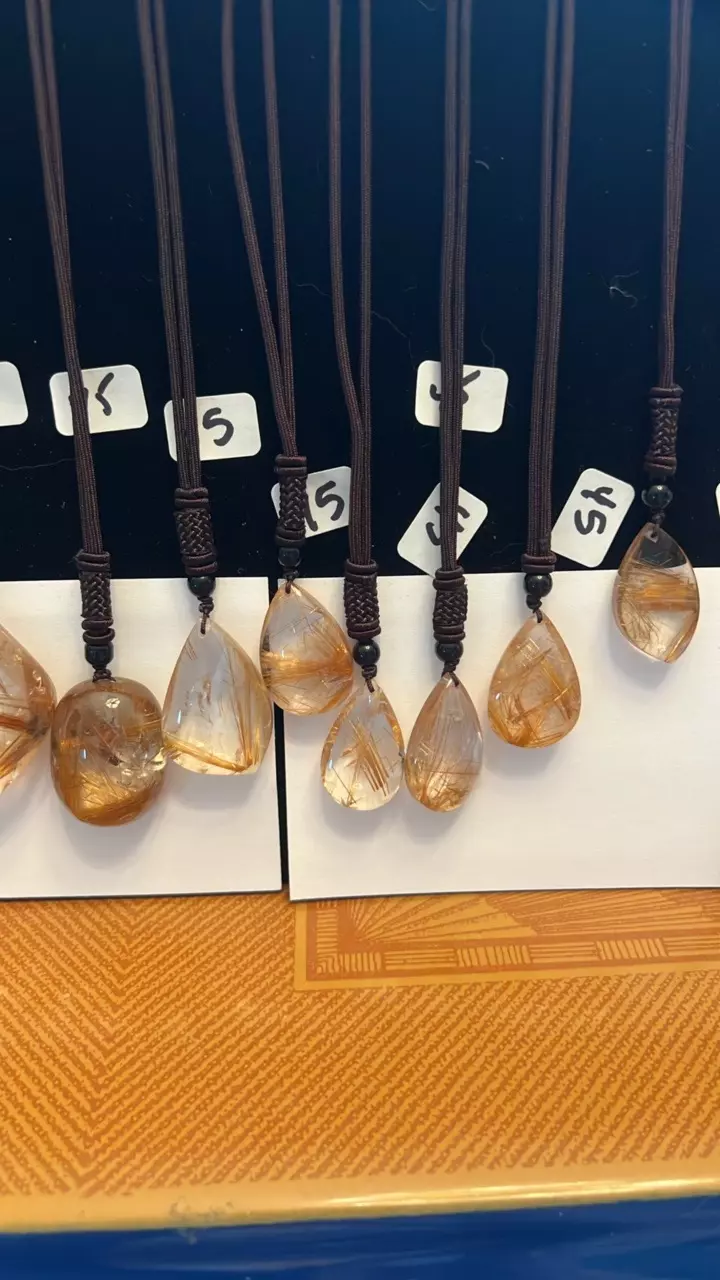 plant/Golen rtile in quartz pendamts-1