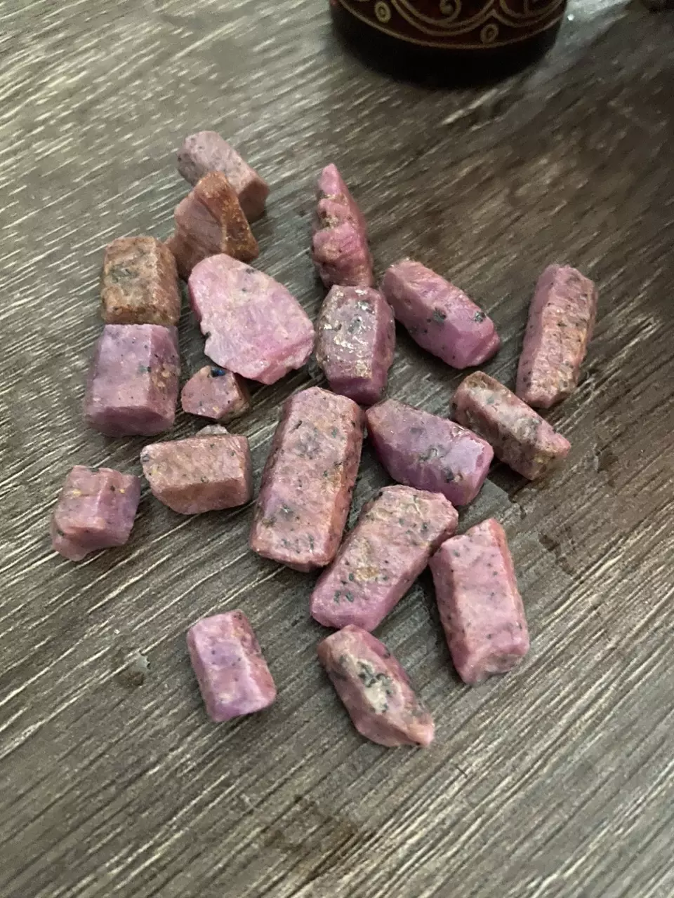 plant/Red Corundum Ruby Crystal Rough Mineral Specimen 3-4  pieces (approx. 10g)-1