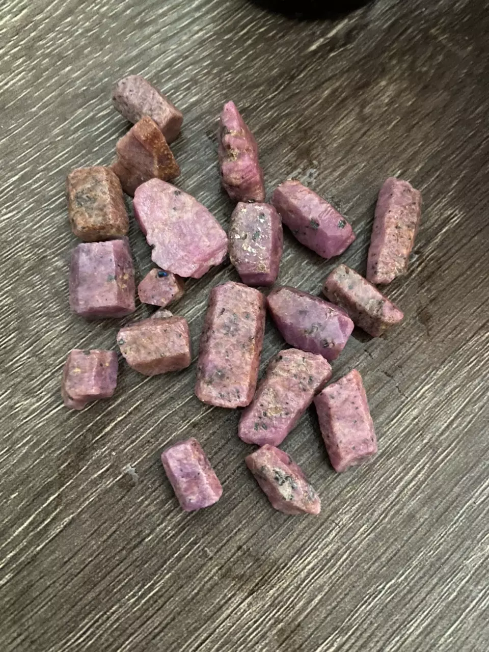 plant/Red Ruby Corundum  Rough Mineral Specimen  (approx 1-2)-0