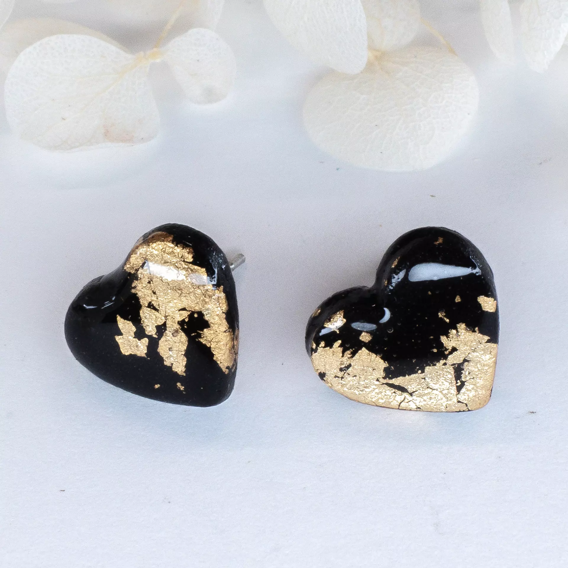 plant/Black Heart Studs with Gold Foil-0