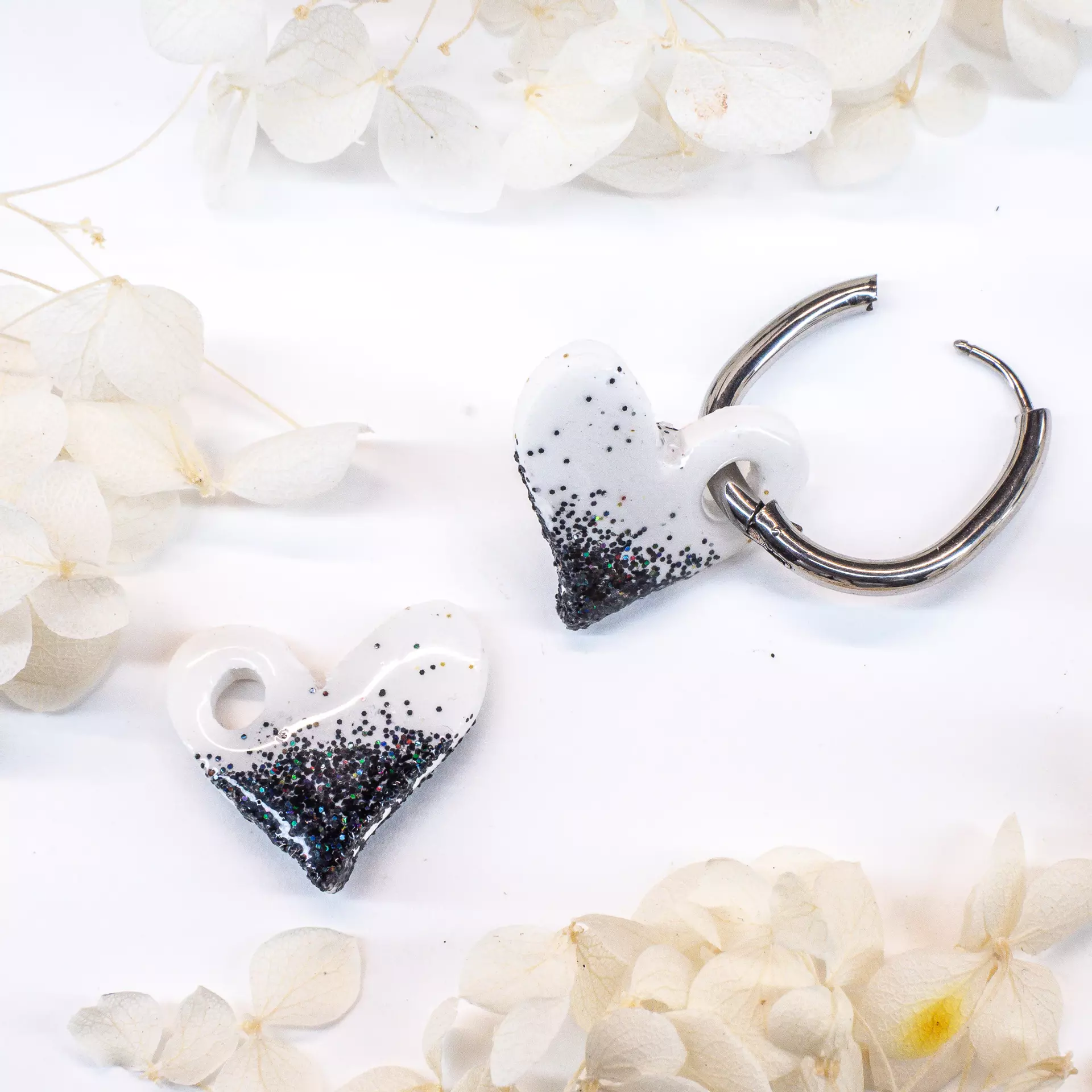 plant/Heart Charms - White with Deep Navy Glitter-0