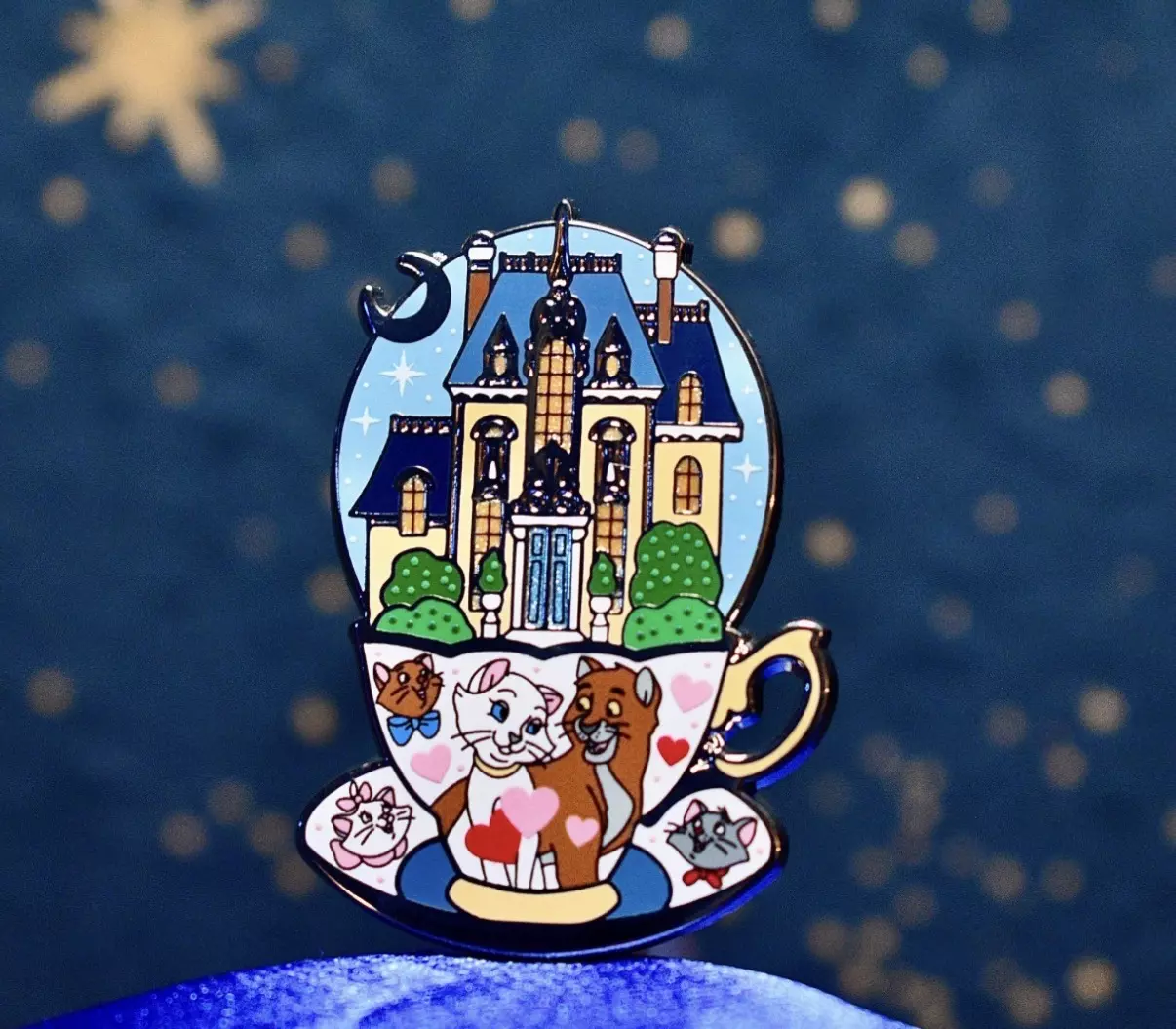 plant/Animated Aristo Cats Teacup Pin-0