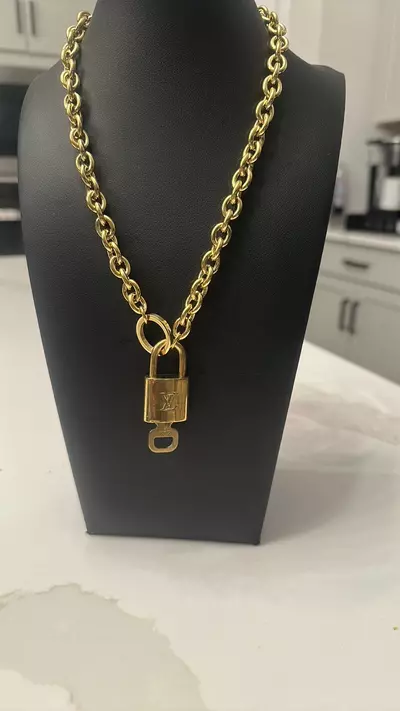 plant/Authentic Louis Vuitton Lock n Key-1-thumbnail